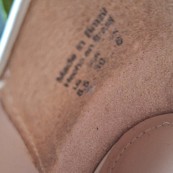 White High Heel Pumps - Picture 8 of 8